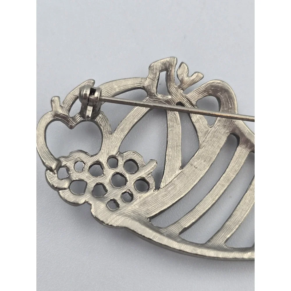 Vintage Silver Tone Cornucopia Horn‎ of Plenty Harvest Brooch Pin Thanksgiving